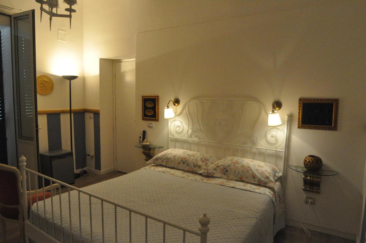 Bed and Breakfast Brenta 12 Мессіна Екстер'єр фото